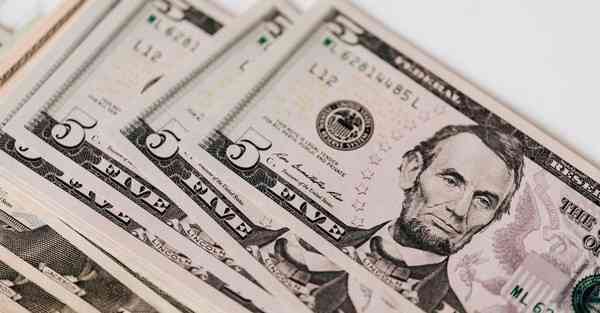 长袍是什么样子的图片