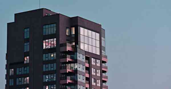 如何制作动画真人合拍视频