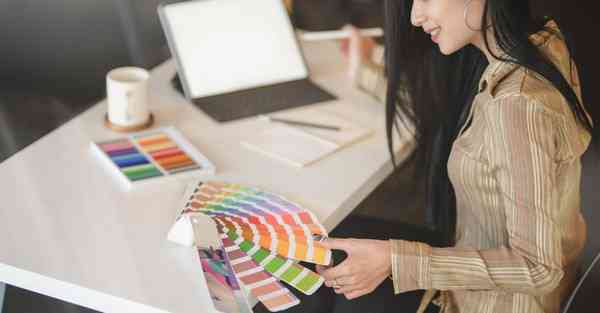 色彩动画怎么制作视频