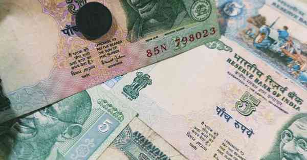 如何制作写字不露笔的视频