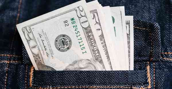 大孩子重新吃母乳